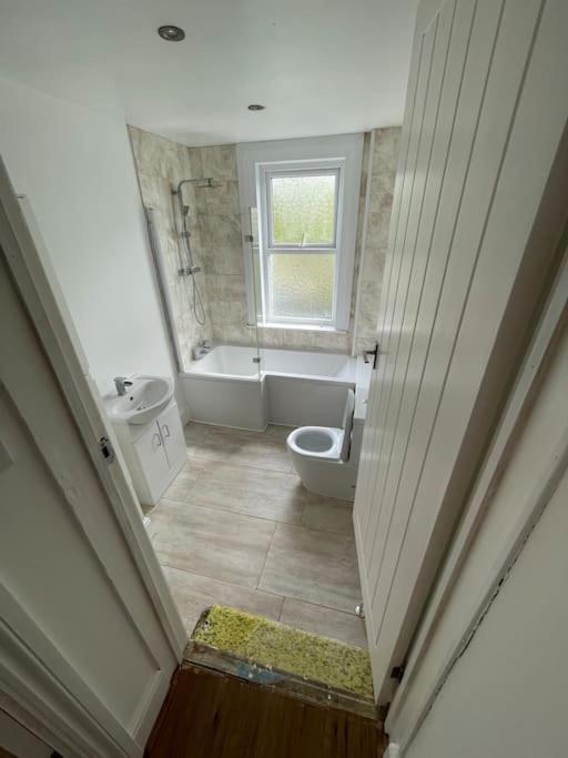 Modern 2 Bedroom Terraced House Dover Exterior photo