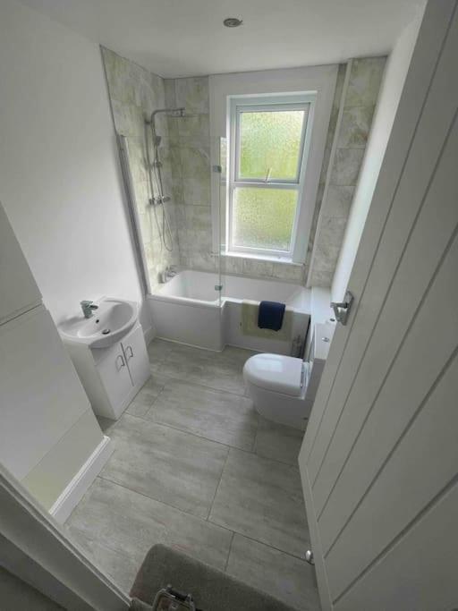 Modern 2 Bedroom Terraced House Dover Exterior photo